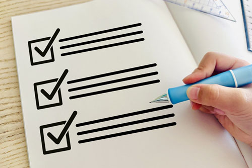 【目的別】太陽光発電システム各機器の法定耐用年数一覧