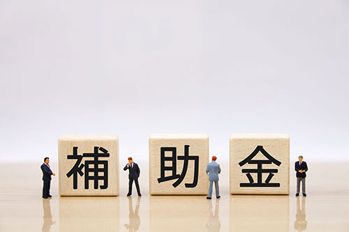 節税効果が魅力！法人が太陽光発電で活用できる税制優遇と補助金